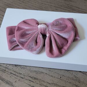 Newborn pink velvet headband 💗